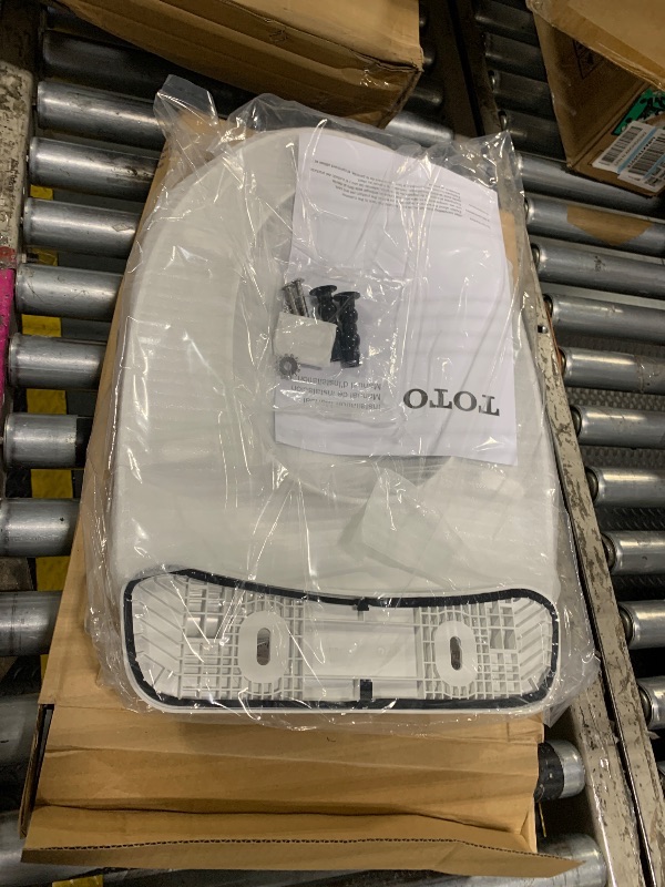 Photo 1 of ****SOFTCLOSE TOILET SEAT ONLY*****
TOTO Drake Two-Piece Elongated 1.28 GPF TORNADO FLUSH Toilet with CEFIONTECT and SoftClose Seat, WASHLET+ Ready, Cotton White - MS776124CEG#01
