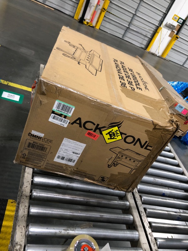View 2 of ***FACTORY SEALED****
Blackstone 1554 36” Omnivore Griddle with Folding Side Shelves, Powder Coated Steel, Black
