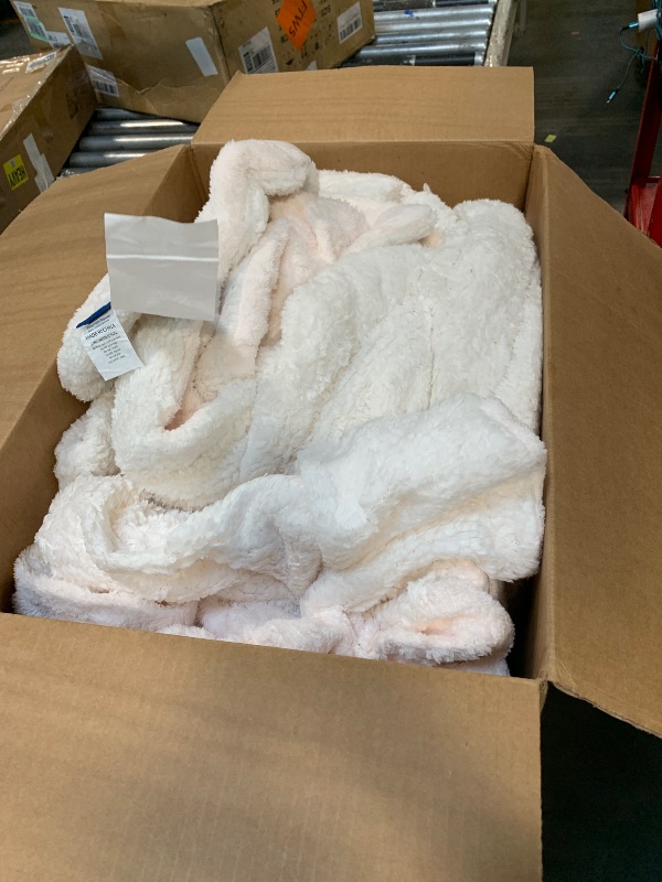 Photo 1 of  4-Piece Bed Sheet Set 