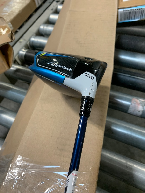 Photo 1 of **DAMAGED**
TaylorMade Golf SIM 2 MAX DRIVER 10.5 DEGREE MENS RIGHT HAND GRAPHITE STIFF