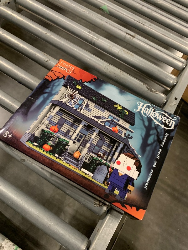 Photo 1 of ***May Be Missing Pieces*** Beamryx Halloween House Building Blocks Kits, Present for Friends and Fans?Collectible Decoration Building Toy(797 Pieces) Compatible with Lego