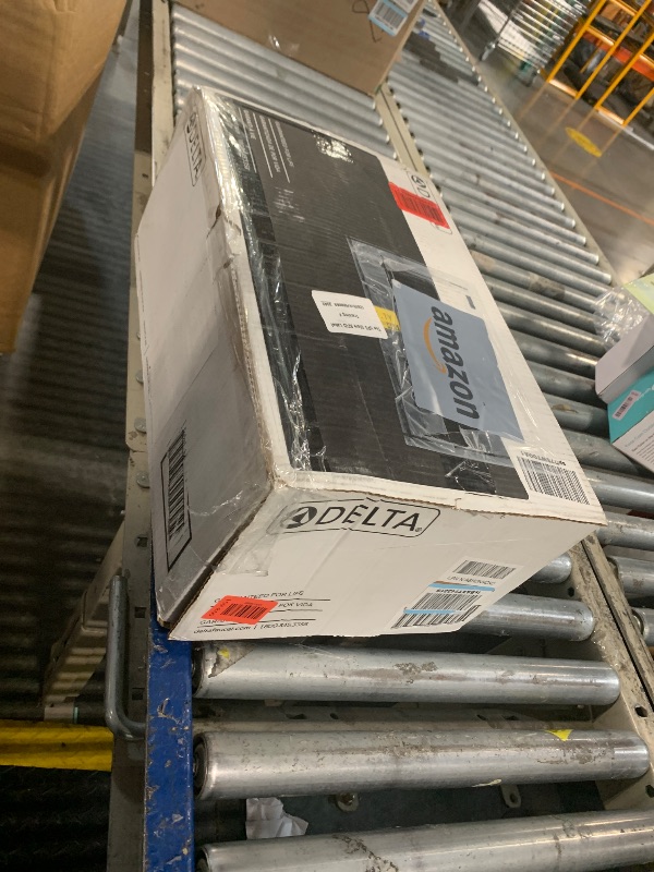 Photo 1 of ***PARTIAL SET***Delta Modern 14 Series Square Rain Shower System Faucet Set, Rainfall Brushed Gold Shower Head and Handle Set, Valve Trim Kit, 10 Inch, Champagne Bronze 342701-CZ