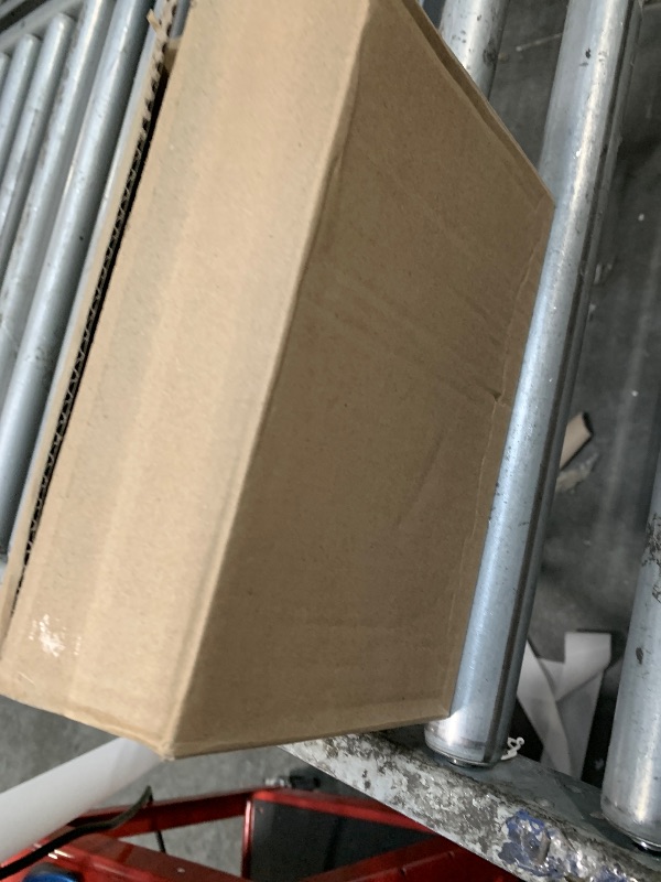 Photo 1 of *MAJOR DAMAGE - Lid is broken off at the hinge*
SUBEKYU Mini Trash Can with Lid,Small Desk Trash Can,Countertop Mini Garbage Cans,Tiny Waste Basket,White,with 3 roll Bags