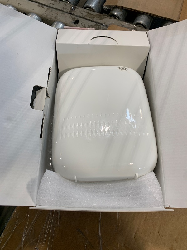 Photo 1 of **Incomplete product—it is missing the two fragrances.*Smart Waterless Essential Oil Diffuser (400 mL Capacity) Hotel Scent Starter Kit with 200mL Fragrance Oil, Up to 2000 sq ft App Control Scent Air Machine with 12V1A Power Adapter, ANW Kit White