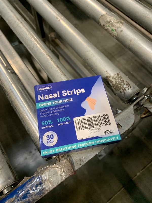 Photo 1 of *USED*
30Pcs Nasal Strips Anti Snoring, Extra Strength Nose Strips Breathing, Nose Tape for Sports and Sleep, Anti Snoring Strips Help Stop Snoring and Nasal Congestion Relief