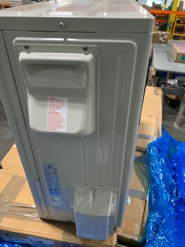 Photo 1 of ****SIMILAR****28K Tri-Zone Mini Split Air Conditioner and Heater, 9000+9000+12000 BTU Climate Control, 20 SEER2 208-230V WiFi Ductless Mini Split AC/Heating System for Multi-Room Use