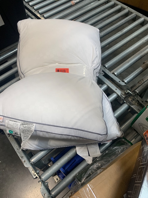 View 2 of ***SIMILAR***

weetNight Bed Pillows Queen Size Set of 2, Fluffy Luxury Hotel Pillows Collection Gusseted for Neck and Shoulder, Side Back Stomach Sleeper Pillow, Cozy Night 18"X28"