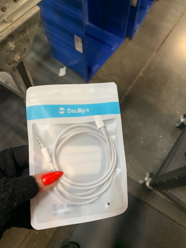Photo 1 of (Apple MFi Certified) iPhone AUX Cord,Lightning to 1/8 Inch Audio Cable,3.3ft, Headphone Jack Adapter Male Aux Stereo Audio Cable Compatible for iPhone 14/13/12/11/XR/X/8/7 (White)