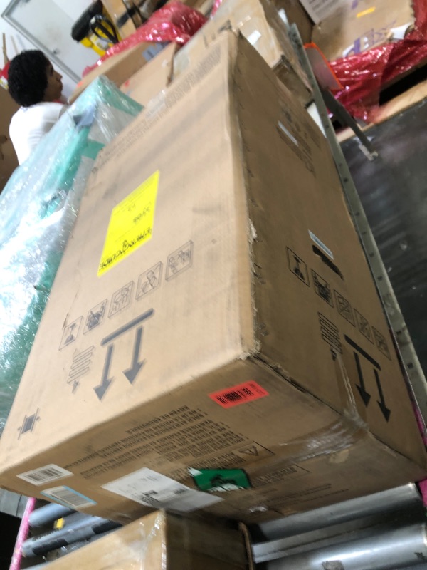 Photo 1 of ** VERY USED *** Amazon Basics 3-In-1 Portable Air Conditioner, 12000 BTU (ASHRAE), Cools Up to 550 Sqf, Portable AC with Cool/Dry (Dehumidifier)/Fan-Only Functions, Auto Mode, Sleep Mode, Timer, White