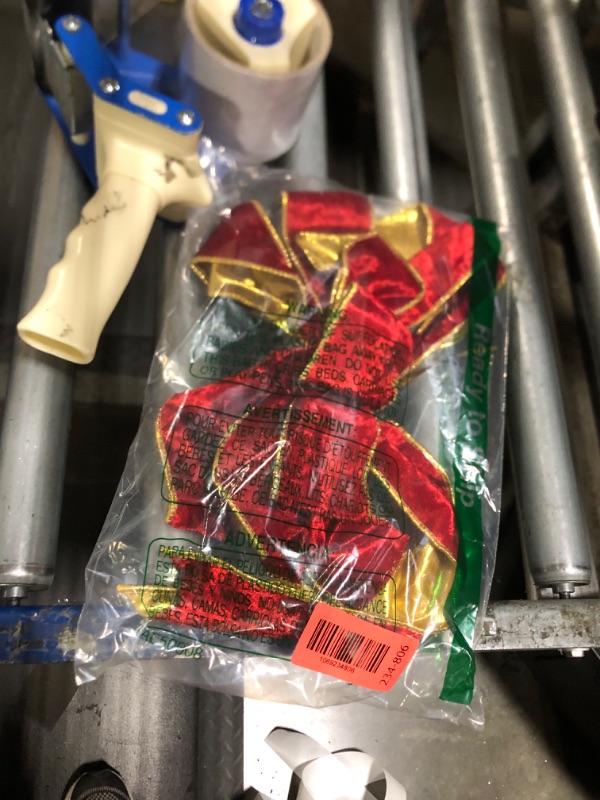 Photo 1 of 1 Pack Large Christmas Red Bows for Christmas Tree with Gold Border & Back, 12" x 14" Velvet Bows for Tree Topper,Wreaths,Indoor,Outdoor,Fireplace,Stairs,Railing,Porch,Xmas Decoration