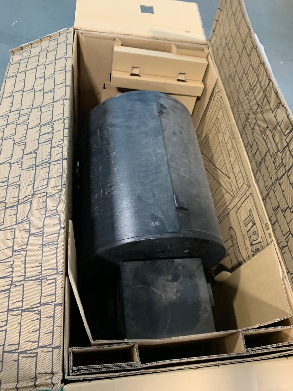 Photo 1 of ***Item Is Slightly Rusted*** Traeger Grills Pro 780 Wood Pellet Smoker Grill, 6-in-1 BBQ Pellet Grill Combo, WiFi and App-Connected Electric Smoker, 780 Square Inches of Grilling Area, Temperature Control, Black Finish