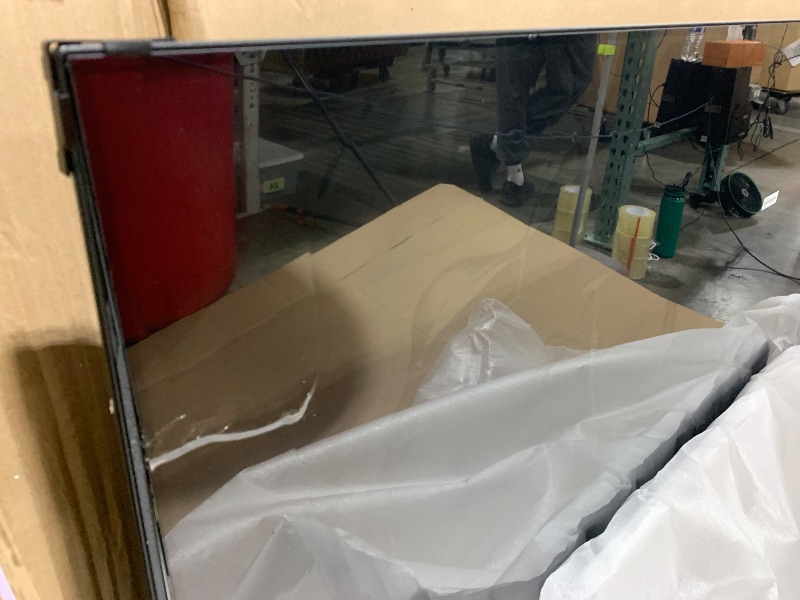 Photo 5 of Samsung 65-Inch Class Crystal UHD U8000F 4K Smart TV (2025 Model) Endless Free Content, Crystal Processor 4K, MetalStream Design, Knox Security, Alexa Built-in *FOR PARTS*