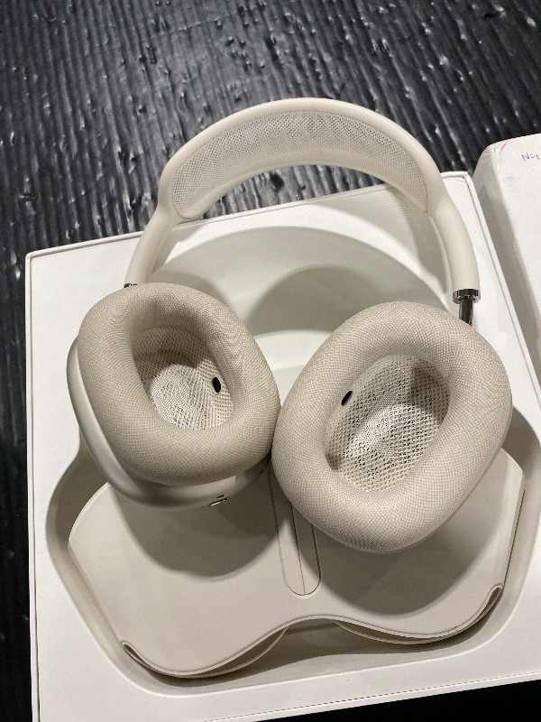 Photo 1 of Apple AirPods Max Wireless Over-Ear Headphones, Pro-Level Active Noise Cancellation, Transparency Mode, Personalized Spatial Audio, USB-C Charging, Bluetooth Headphones for iPhone - Starlight