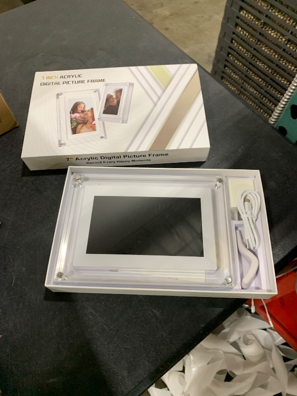 Photo 1 of 7-inch Digital Picture Frame,Acrylic Video Frame with Auto Rotate Playback, 2GB Internal Memory and 1500mAh Battery, Supports 1024 * 600 Resolution, Ideal Desktop Decorations