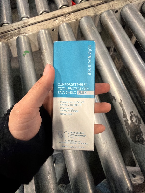 Photo 1 of *MISSING PARTS*
Colorescience Total Protection Face Shield Flex SPF 50, Zinc Oxide Formula, Light, 1.8 fl. oz.