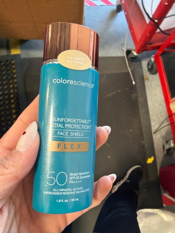 Photo 1 of *MISSING PARTS*
Colorescience Total Protection Face Shield Flex SPF 50, Zinc Oxide Formula, Light, 1.8 fl. oz.