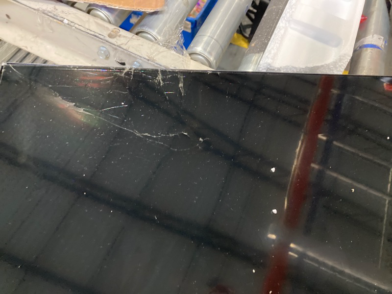 Photo 1 of **Broken screen ** **sale for parts**
Roku Smart TV 2025 – 40-Inch Select Series, 1080p Full HD TV – Roku TV with Voice Remote – Flat Screen LED Television with Wi-Fi for Streaming Live Local News, Sports, Family Entertainment