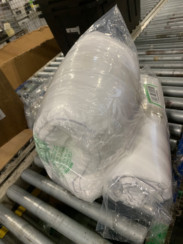 View 2 of ** ONE PILLOW**
viewstar King Size Pillow Hotel Quality Cooling Down Alternative Gusseted Bed Pillows for Side, Back, or Stomach Sleepers, White