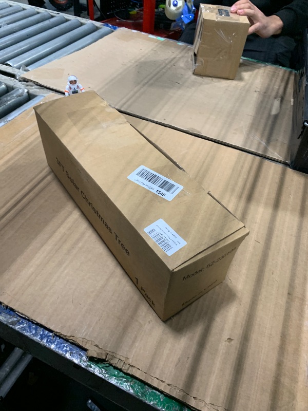 Photo 1 of *USED*
Brightever 3FT Solar Christmas Trees for Outside, 100LED Christmas Outside Decor Solar Powered with 8 Lighting Modes, Small Solar Xmas Decorations for Cemetery Pathway Patio Landscape, Multicolor