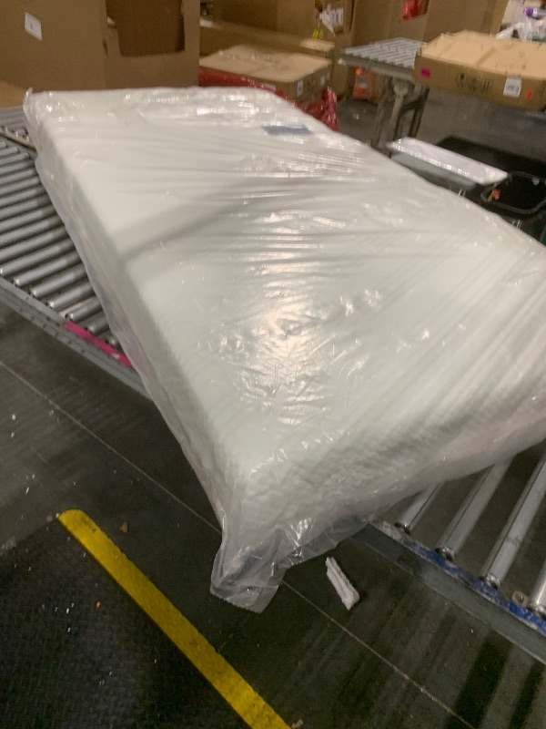 Photo 1 of ***Item Is Dirty*** ***Damaged Packaging*** FDW | 8 Inch Twin Mattress | Medium Firm | Gel Memory Foam Mattress | White | Bed in a Box, CertiPUR-US Certified | Pressure Relief, Cooling Ventilated Foam | Washable Removable Cover