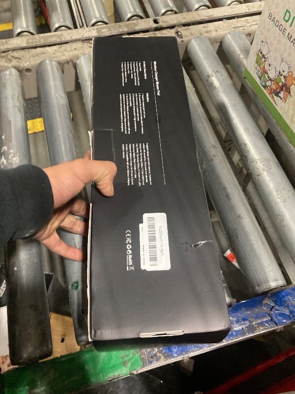 Photo 1 of *MINOR DAMAGE - USED*
Mouse Pad with Phone Holder, Wireless Charging Desk Mat, RGB Gaming Mousepad Home Office Large Desk Pad with Ultra-Smooth Surface, Non-Slip Base, Waterproof Keyboard Pad,Black with 20W USB C Charger