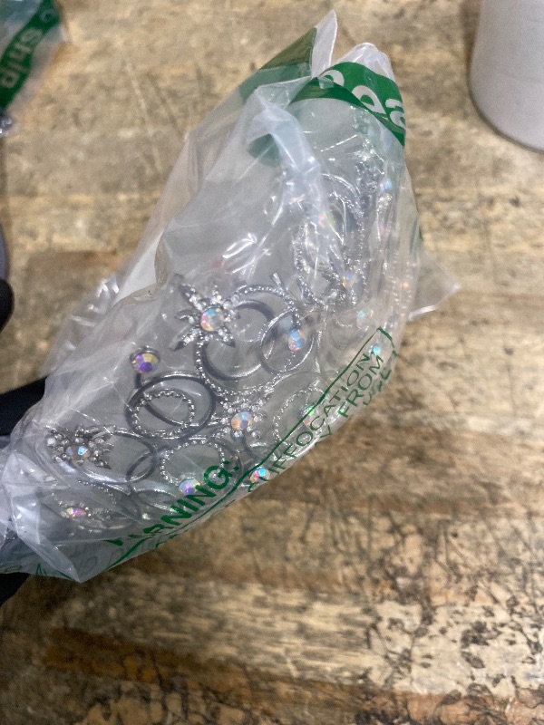 Photo 1 of (Daily) Princess Tiara Silver Crown Headband for Birthdays Movie-Themed Cosplay Halloween Gatherings Witch Head Hoop Hair Accessories