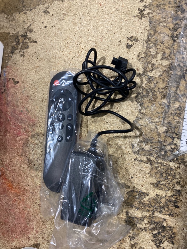 Photo 1 of ?Electric Focus?Magcubic Mini Projector 4K Support, Portable Projector with WiFi 6 and Bluetooth 5.4, Smart Proyector, 5W Soundbase Speaker, 180°Rotation for Home Theater