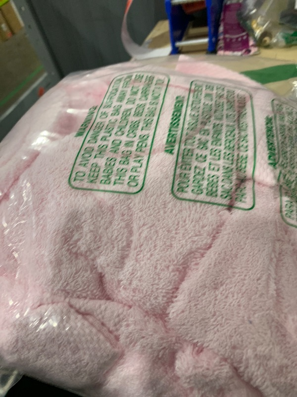 Photo 1 of ***MISSING 3 WASH CLOTHES & 1 HAND TOWEL*** GLAMBURG Ultra Soft 8-Piece Towel Set - 100% Pure Ringspun Cotton, Contains 2 Oversized Bath Towels 27x54, 2 Hand Towels 16x28, 4 Wash Cloths 13x13 - Ideal for Everyday use, Hotel & Spa - Pink