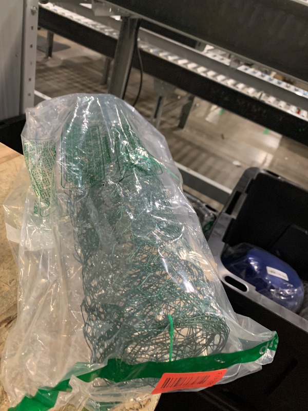 Photo 1 of 16in x 10ft Chicken Wire for Floral Arrangements, Green Chicken Wire, Hexagonal Galvanized Wire Mesh for Poultry Barrier, Flower Arrangement, Crafts and Garden