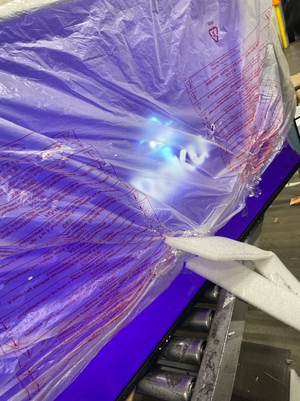 Photo 1 of (major damage, for part) Roku Smart TV 2025 – 50-Inch Select Series, 4K HDR TV – RokuTV with Enhanced Voice Remote – Flat Screen LED Television with Wi-Fi for Streaming Live Local News, Sports, Family Entertainment