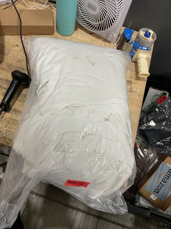 Photo 1 of 10 Pack White Round Tablecloths, 120 Inch Stain Resistant and Wrinkle Polyester Fabric Washable Table Clothes Cover for Kitchen Dining, Wedding, Reception Banquet, Birthday Party, Buffet Restaurant