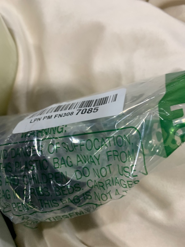 Photo 1 of 107981 Oil Filler Cap For Cummins N14,L10, M11, ISM 2" With Chain