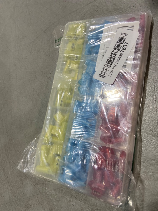 Photo 1 of 100pcs Nylon Flag Spade Female Insulated Quick Disconnects 22-18/16-14/12-10AWG Right Angle Spade Connector Red/Yellow/Blue 90 Degree Wire Terminal Connector