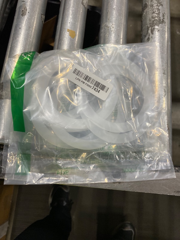 Photo 1 of 10PCS Silicone Jar Gaskets Replacement - Rubber Seals Rings Airtight Gasket Sealing for 4.2-4.3 Inch Mouth Glass Canning Jars Lids - Leak Proof Rubber Seals Rings - 4.5 Inch(Outer Diameter)
