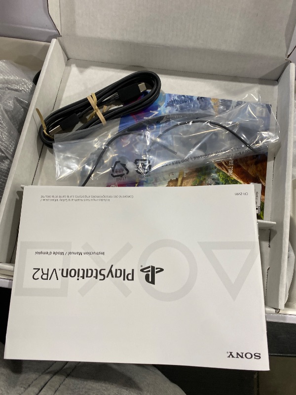 Photo 1 of PlayStation VR2 Horizon Call of The Mountain™ Bundle (PSVR2)