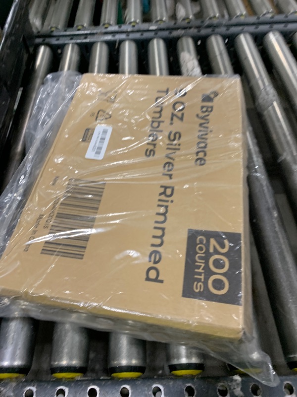 Photo 1 of [200 Pack] 9oz Clear Plastic Cups with Silver Rimmed Sturdy & Food Safe Disposable Wine Glasses Party Wedding Disposable Drinking Cups Plastic Cocktail Glasses for Wine, Juice & Cold Beverages