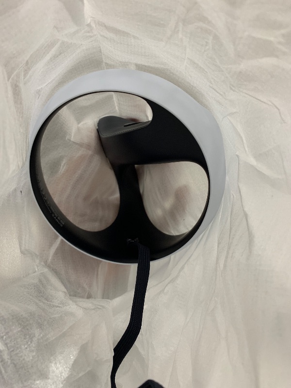 Photo 1 of PlayStation VR2 Horizon Call of The Mountain™ Bundle (PSVR2)