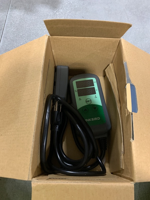 Photo 1 of Inkbird ICC-510 CO2 Controller CO2 Meter Dual Plug Carbon Dioxide Controller Fit with CO2 Regulator and Inline Exhaust Fan for Grow Tent, Grow Room, Greenhouse, Grower