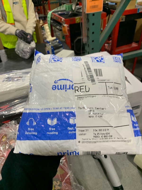 Photo 1 of ****STOCK PHOTO SIMILAR TO ITEM****
Group Hug S'mores Campfire Marshmallow Chocolate Smores T-Shirt Youth Large Grey