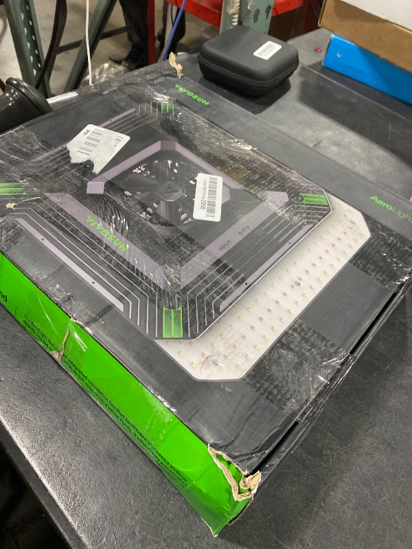 Photo 1 of VIVOSUN AeroLight A100, Tunable Spectrum, LED Grow Light 100W w/Integrated Circulation Fan, Compatible with App, Used with Growhub Controller E42A/E25 to Achieve More Functions