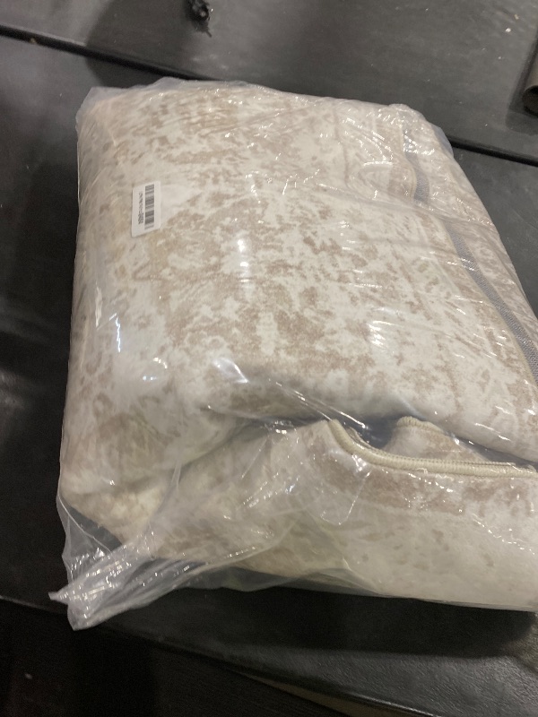 Photo 1 of XLUEZ Area Rug 6x9 Living Room Rug, Machine Washable Vintage Distressed Medallion Rug Non-Slip Soft Low Pile Large Indoor Rugs for Bedroom Kitchen Dining Room Office(Beige,6'x9')