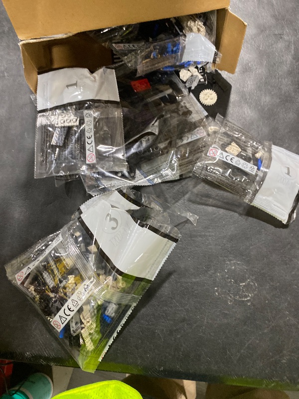 Photo 1 of UNCLE BRICK Mechanical Technical Arm Building Blocks Set,Toy Set with Remote Control and 8-Way Control,STEM Educational Toys,Set for Boys and Girls 8-14,Technic Robotic Arm Set for Adult(784Pcs)