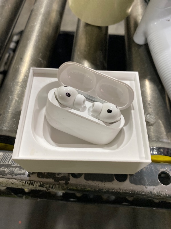 Photo 1 of Apple AirPods Pro 3 Wireless Earbuds, Active Noise Cancellation, Live Translation, Heart Rate Sensing,Hearing Aid Feature,Bluetooth Headphones,Spatial Audio, High-Fidelity Sound, USB-C Charging, White