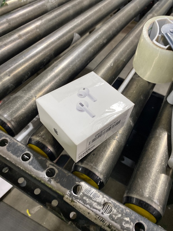 Photo 1 of Apple AirPods Pro 3 Wireless Earbuds, Active Noise Cancellation, Live Translation, Heart Rate Sensing,Hearing Aid Feature,Bluetooth Headphones,Spatial Audio, High-Fidelity Sound, USB-C Charging, White