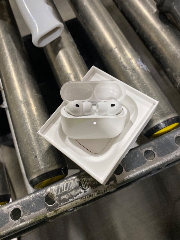 Photo 1 of Apple AirPods Pro 3 Wireless Earbuds, Active Noise Cancellation, Live Translation, Heart Rate Sensing,Hearing Aid Feature,Bluetooth Headphones,Spatial Audio, High-Fidelity Sound, USB-C Charging, White