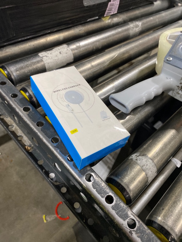 Photo 1 of [Apple MFi Certified]Magnetic Wireless Charger Apple Mag Safe Charger,15W 6FT Fast Wireless Charging Pad for Apple iPhone 16 Pro Max/16 Pro/16 Plus/15 Pro Max/14/13/12/AirPods3/2/Pro/Pro2,Charging Pad