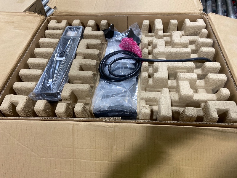 Photo 1 of APC UPS 2200VA Smart-UPS Single Phase Online Uninterruptible Power Supply (SRT2200XLA)