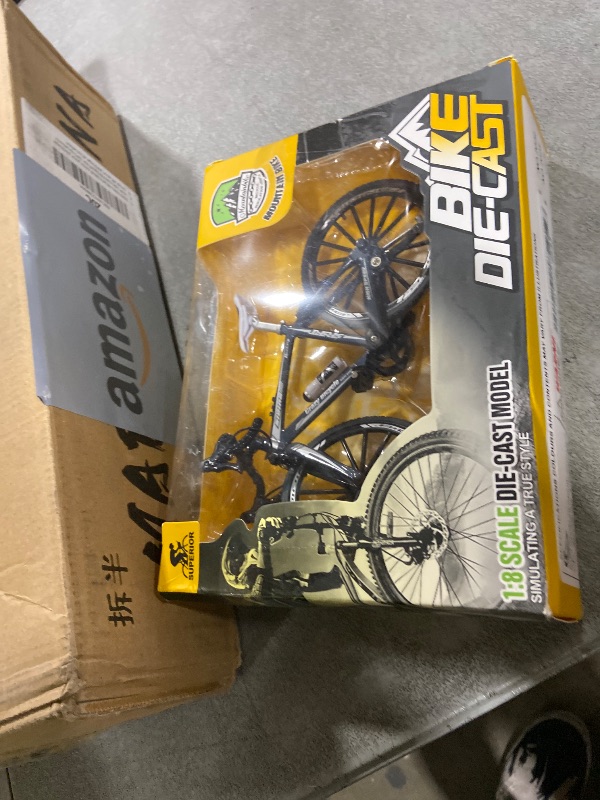 Photo 1 of 1:8 Scale Die-Cast Alloy Mini Mountain Bike Bicycle Model Toy Desktop Decoration Crafts for Cycling Lovers Bike Racers Athletes Children Boys and Girls (Black)