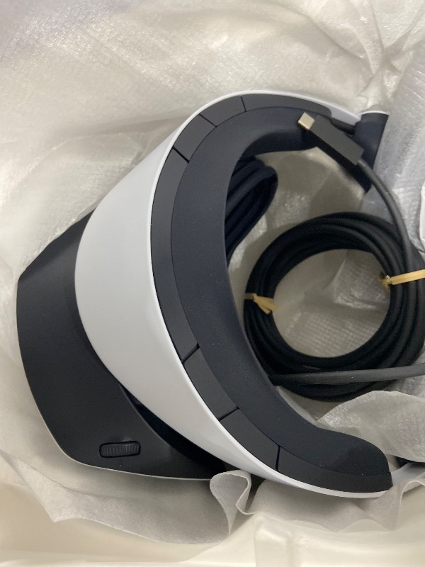 Photo 1 of PlayStation VR2 Horizon Call of The Mountain™ Bundle (PSVR2)