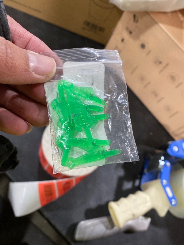 Photo 1 of 10 Pcs Fish Mouth Sewing Machine Needle Threader,2024 New Upgraded Automatic Sewing Needle Threader,Simple Needle Threader Tool,Quick Sewing Machine Cycle Simple Needle Threader Tool (Green)